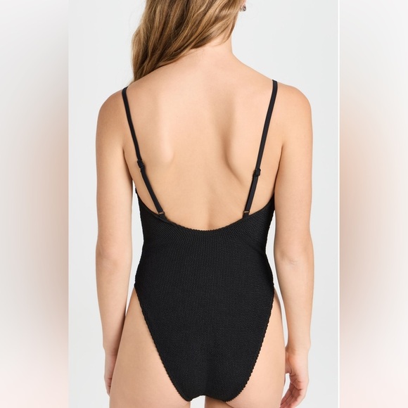 Good American
Always Fit One Piece black S/M - Picture 4 of 12